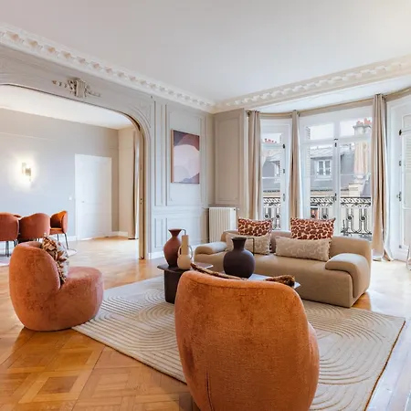 Exceptional Luxury Near Avenue Foch In 16th *
