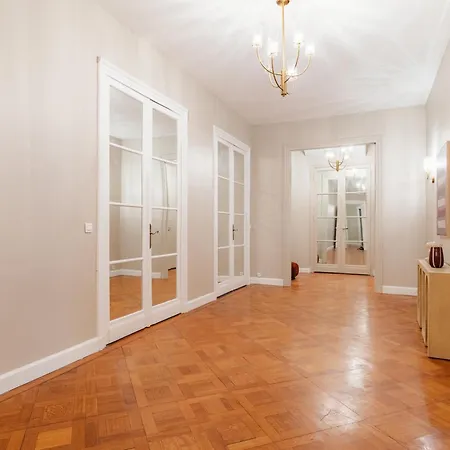 Exceptional Luxury Near Avenue Foch In 16th *